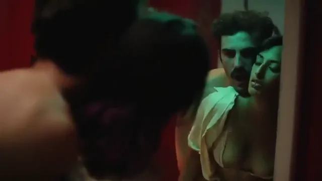 इंडियन कपल का होटल वॉशरूम में हनीमून हार्ड सेक्स हिंदी बीएफ वीडियो — screenshot 5