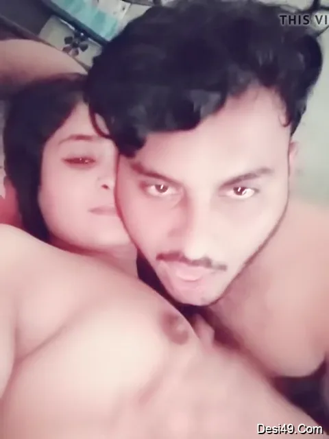 बॉयफ्रेंड ने गर्लफ्रेंड की मुलायम चूत की सेल्फी लेकर देसी MMS सेक्स वीडियो बनाया — screenshot 3