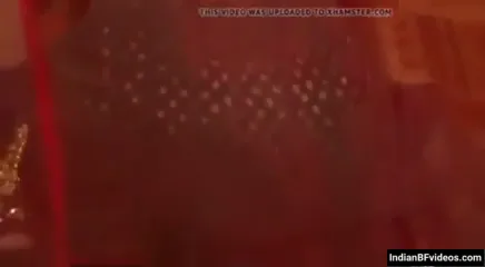 बीवी के साथ साड़ी खोलकर जोरदार रोमांस करता पति देसी चुदाई वीडियो — screenshot 3