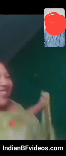 नेपाली भाभी वीडियो कॉल पर बड़े स्तन और चूत दिखाती हुई — screenshot 1