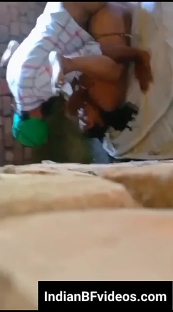 सरदारजी गांव की रंडी को जोरदार चोदते हुए पंजाबी देसी सेक्स एमएमएस वीडियो — screenshot 2
