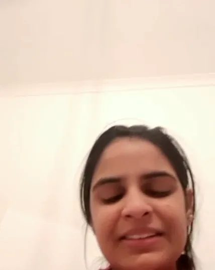 चूत और बूब्स दिखाती नटखट क्यूट इंडियन लड़की की देसी MMS सेक्स वीडियो — screenshot 9