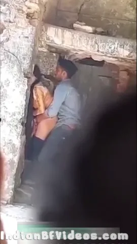 देसी गर्ल ने बॉयफ्रेंड से खंडर के अंदर चूत चुदवाई देसी एमएमएस वीडियो — screenshot 5