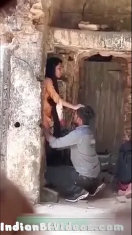 देसी गर्ल ने बॉयफ्रेंड से खंडर के अंदर चूत चुदवाई देसी एमएमएस वीडियो — screenshot 10