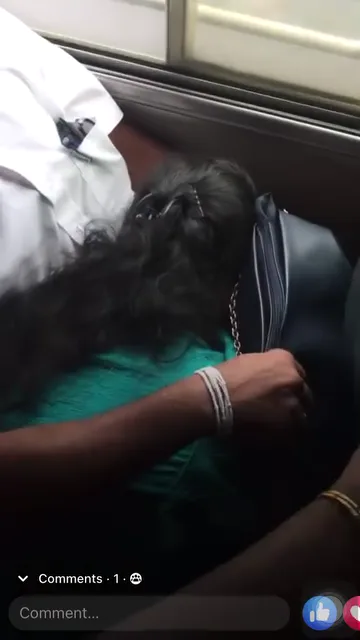चलती बस में जवान लड़की अनजान अंकल का लंड चूसती देसी बीएफ — screenshot 5