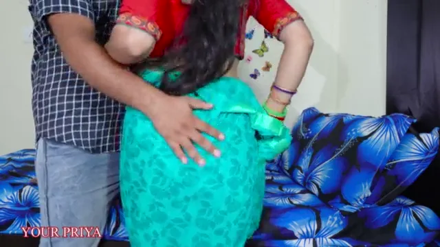 शादी से पहले मौसेरी बहन की गांड मारी हिंदी बीएफ वीडियो में मूत निकालते हुए — screenshot 3