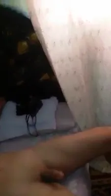 सहेली के पति के लंड की खातिरदारी करती गोरी औरत की चुदाई वीडियो — screenshot 10