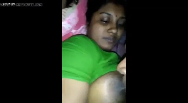 रात में नंगी हरकतों से चुदाई मूड बनाते पति पत्नी सेक्स वीडियो — screenshot 5