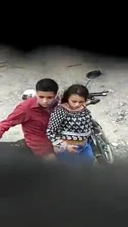 जींस नीचे कर गांड घिसती चुदक्कड़ गर्लफ्रेंड की देसी बीएफ सेक्स — screenshot 3