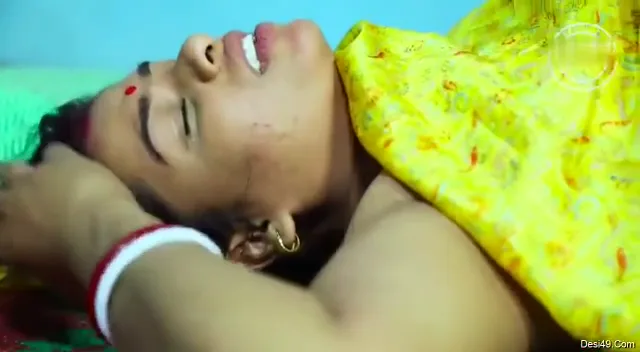 शहरी बाबू ने देहाती घरवाली की चूत चोदकर मजा लिया हिंदी बीएफ वीडियो — screenshot 4