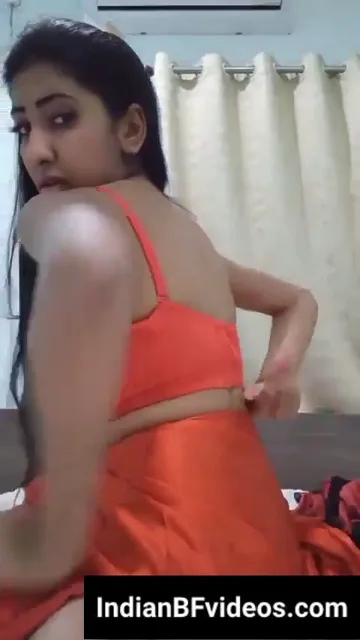 बूब्स लवर्स के लिए लड़की ने अपने बड़े स्तन दिखाए देसी बीएफ — screenshot 4