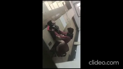कॉलेज क्लासरूम में स्टूडेंट की चोदाई चुपके से रिकॉर्ड किया देसी चुदाई वीडियो — screenshot 5
