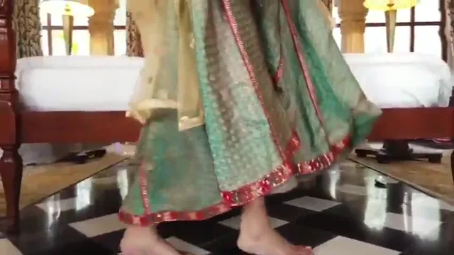 पूनम पांडे की हॉट उत्तेजक अदा और नंगी बॉडी वाली देसी बीएफ वीडियो — screenshot 4