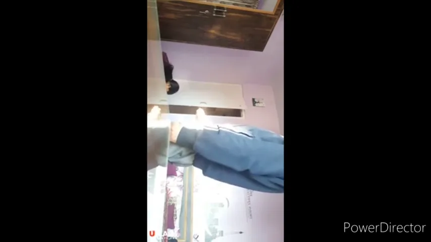 पब्लिक प्लेस पर ठरकी लौंडे लड़कियों को बड़ा लंड हिलाकर दिखाते हुए देसी सेक्स MMS ब्लू फिल्म