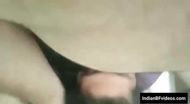आँखों में आँखें डालकर जंगली बिल्ली जैसी GF ने लंड चूसा हिंदी सेक्स वीडियो — screenshot 4