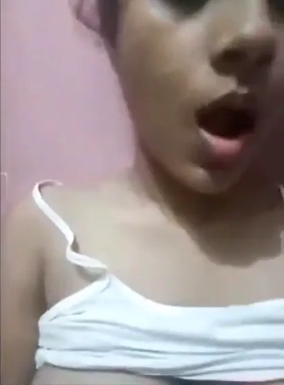 रसीले बूब्स वाली लड़की ने अपनी चूत का पानी चाटकर सेक्स का मजा लिया देसी बीएफ — screenshot 2
