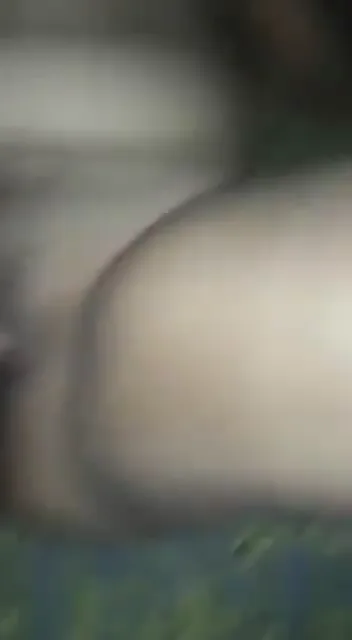 पहली बार चुद रही वर्जिन गर्लफ्रेंड रोते हुए चूत मरवाती बीएफ वीडियो — screenshot 5