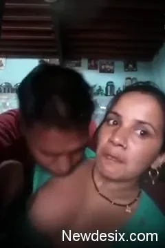 देसी देवर भाभी का जोशीला रोमांस और चूत चुदाई का पूरा मजा लेती ब्लू फिल्म — screenshot 4
