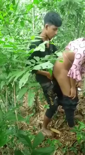 हिडन कैम में बॉयफ्रेंड जवान लड़की की चूत चोदता हुआ सेक्स वीडियो — screenshot 5