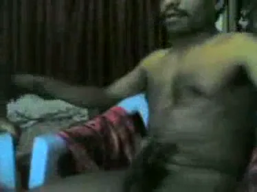 मल्लू आंटी ने मोटे लंड पर जोरदार जंप लगाकर चुदाई की वीडियो — screenshot 1