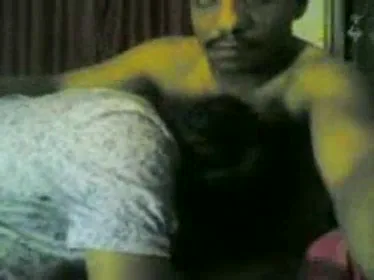 मल्लू आंटी ने मोटे लंड पर जोरदार जंप लगाकर चुदाई की वीडियो — screenshot 2