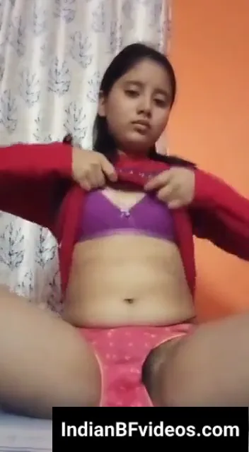 उन्नीस साल की देसी लड़की ने कपड़े उतारकर चूत और गांड दिखाई MMS वीडियो — screenshot 1