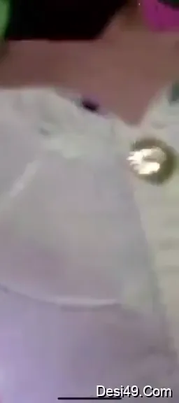 रेड ब्रा में लड़की ने गोरे टनाटन बूब्स निकालकर दबाए देसी बीएफ वीडियो — screenshot 3