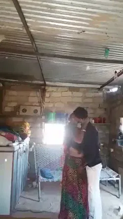 देहाती गुजराती भाभी ने यार को घर बुलाकर जोरदार चुदाई का मस्त मजा लिया हिंदी बीएफ — screenshot 3