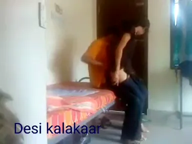 मकान मालिक की बेटी को किराएदार अंकल ने कमरे में बुलाकर देहाती चुदाई की एमएमएस — screenshot 8