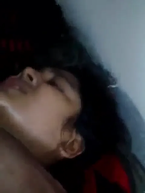 बंगाली मुस्लिम गर्ल की दर्द भरी चूत चुदाई पेनफुल देसी सेक्स हिंदी बीएफ वीडियो — screenshot 2