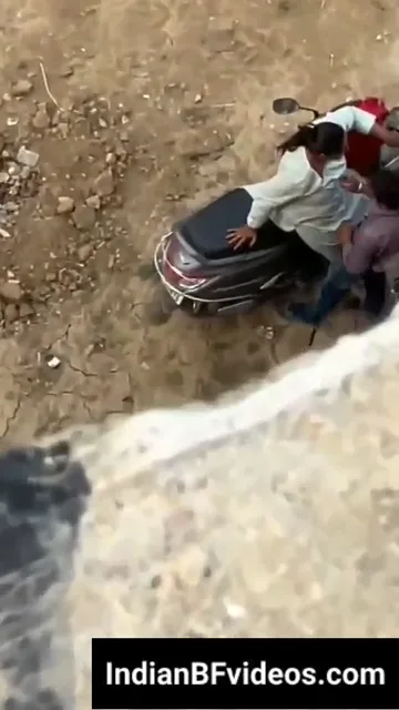 मोटी गांड वाली रंडी पैसे लेकर खुल्लमखुल्ला चुदती देसी सेक्स हिंदी बीएफ — screenshot 1