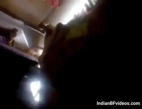 गाँव की सेक्सी लड़की ने बॉयफ्रेंड के बड़े लंड पर सवार होकर चुदाई की हिंदी बीएफ