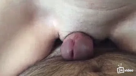 गर्लफ्रेंड ने चूत के लिप्स से लंड मालिश करके चुदाई करवाई MMS — screenshot 1
