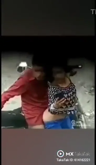 इंडियन लवर्स की आउटडोर चुदाई का वायरल एमएमएस देसी सेक्स ब्लू फिल्म वीडियो — screenshot 1
