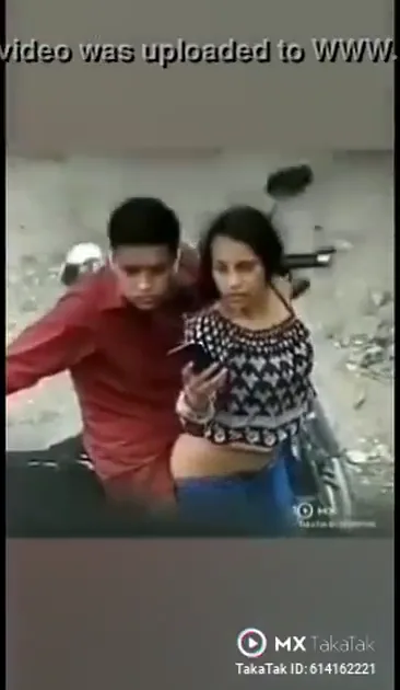 इंडियन लवर्स की आउटडोर चुदाई का वायरल एमएमएस देसी सेक्स ब्लू फिल्म वीडियो — screenshot 3