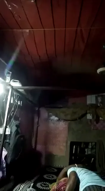 गाँव की हॉट मामी ने सूखी बुर में लंड डलवाकर देहाती चुदाई करवाई MMS — screenshot 1