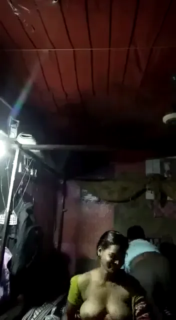 गाँव की हॉट मामी ने सूखी बुर में लंड डलवाकर देहाती चुदाई करवाई MMS — screenshot 3