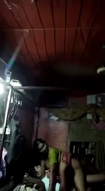 गाँव की हॉट मामी ने सूखी बुर में लंड डलवाकर देहाती चुदाई करवाई MMS — screenshot 6