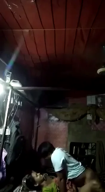 गाँव की हॉट मामी ने सूखी बुर में लंड डलवाकर देहाती चुदाई करवाई MMS — screenshot 8