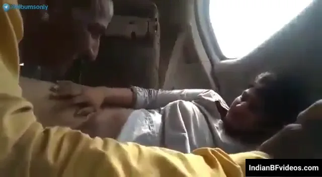 ड्राइवर अंकल ने कार में मालिक की बेटी की चूत चाटकर देसी चुदाई एमएमएस बनाया — screenshot 2