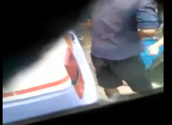 लवर्स ने वैन की आड़ में देसी चूत चुदाई की गांव वाली MMS हिंदी बीएफ वीडियो — screenshot 9