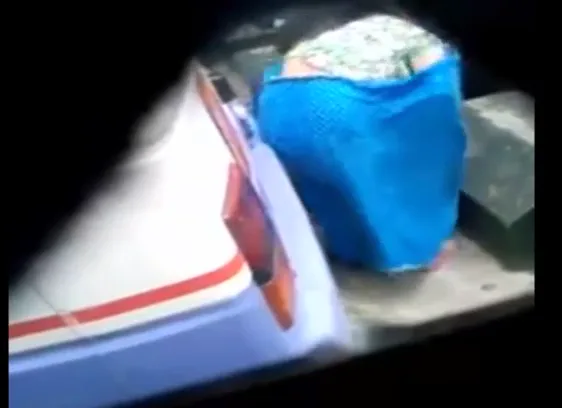 लवर्स ने वैन की आड़ में देसी चूत चुदाई की गांव वाली MMS हिंदी बीएफ वीडियो — screenshot 10