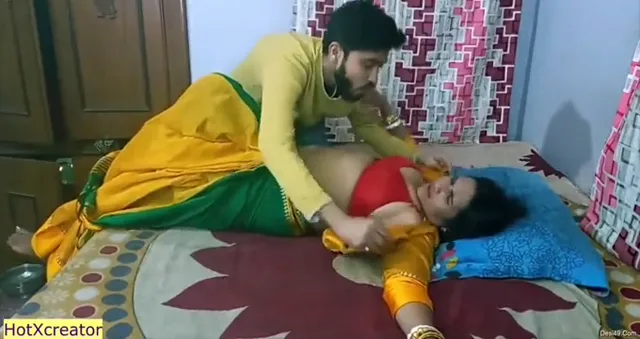 पड़ोस वाली साड़ी वाली भाभी के साथ लड़के का हॉट रोमांस हिंदी बीएफ — screenshot 1