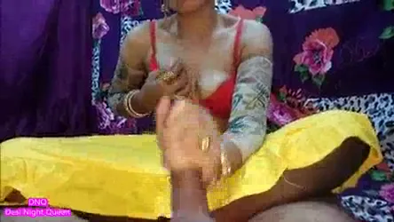 चिकने लंड से भाभी की बूब्स फकिंग मल्लू आंटी सेक्स हिंदी बीएफ वीडियो — screenshot 2