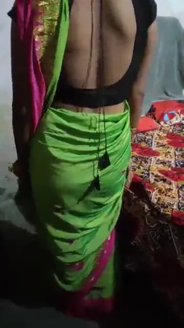 साडी वाली देसी भाभी की चूत चुदाई का पूरा वीडियो पति ने बनाया — screenshot 3