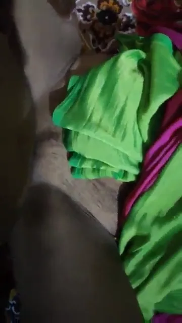 साडी वाली देसी भाभी की चूत चुदाई का पूरा वीडियो पति ने बनाया — screenshot 8