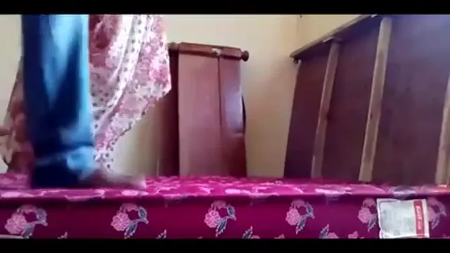 अक्की की माँ ने काले लंड से अपनी चूत चुदवाई आंटी सेक्स वीडियो — screenshot 10
