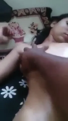 रबड़ जैसी तनी काली देसी चूत की तेल मालिश करके हिंदी बीएफ सेक्स वीडियो — screenshot 3