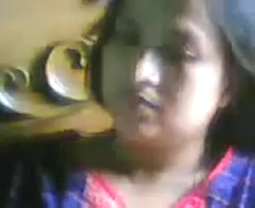 पड़ोस की उर्मिला भाभी घर में नंगा करके चुदाई MMS वीडियो — screenshot 1