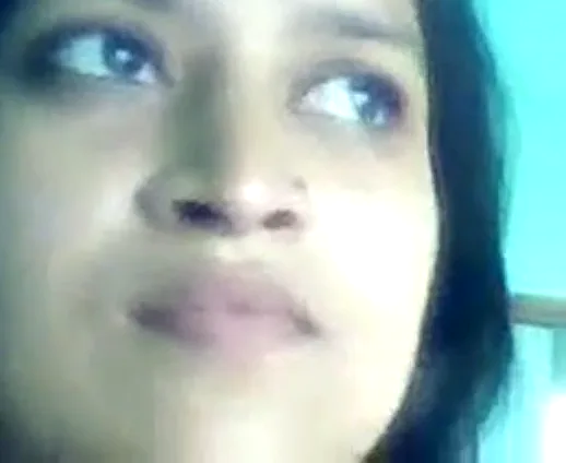 पड़ोस की उर्मिला भाभी घर में नंगा करके चुदाई MMS वीडियो — screenshot 7